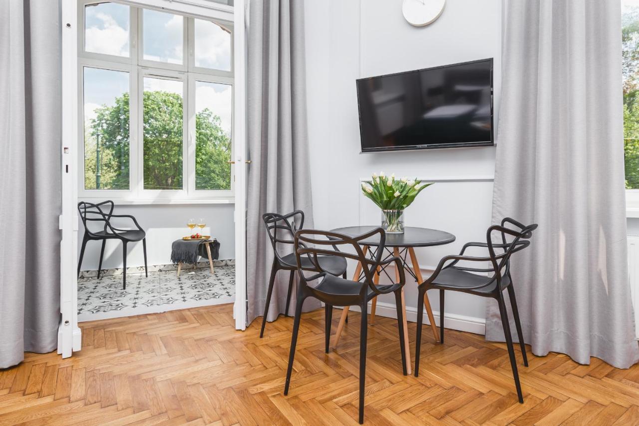Traveler's Choice - Old Town - By Upstairs Apartment